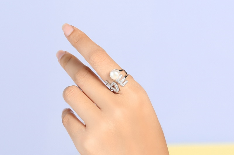 Nhẫn Bạc Nữ Mạ Vàng Trắng AVJ.R000509 có thiết kế cầu kỳ, đính đá và ngọc trai to